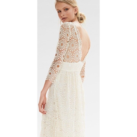 Kite & Butterfly Ivory Crochet Lace Wedding Gown, Train, Deep V, 3/4 Sleeve SZ M - Picture 3 of 16